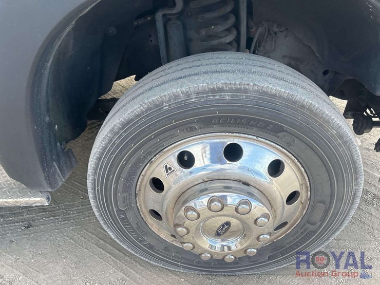 2013-ford-f550-image-34