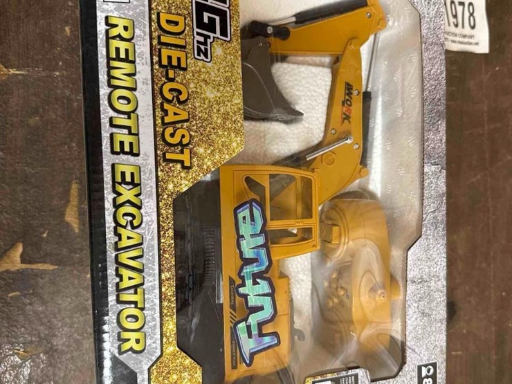unused-toy-die-cast-remote-controlled-excavator-image-1