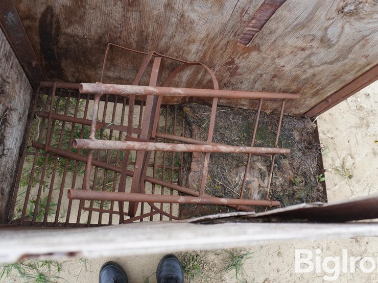 raised-calf-crates-image-13