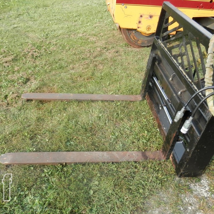 UNKNOWN PALLET FORKS
