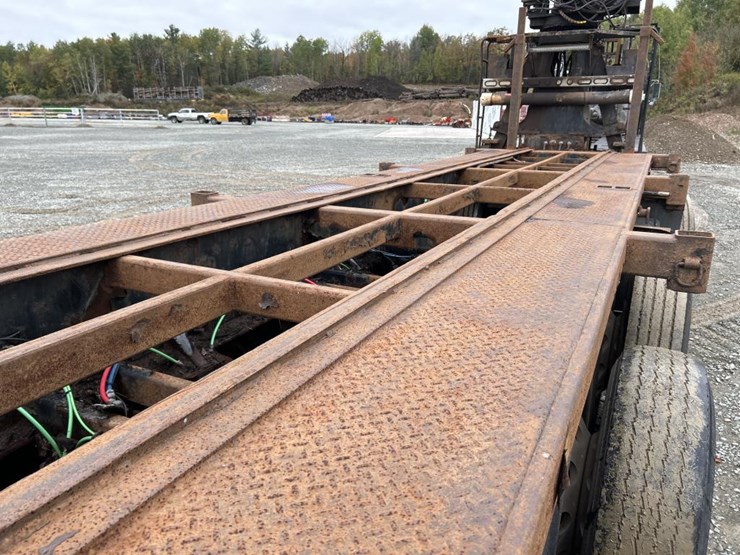 #1040-•-2018-assembled-26'-log-trailer-image-9
