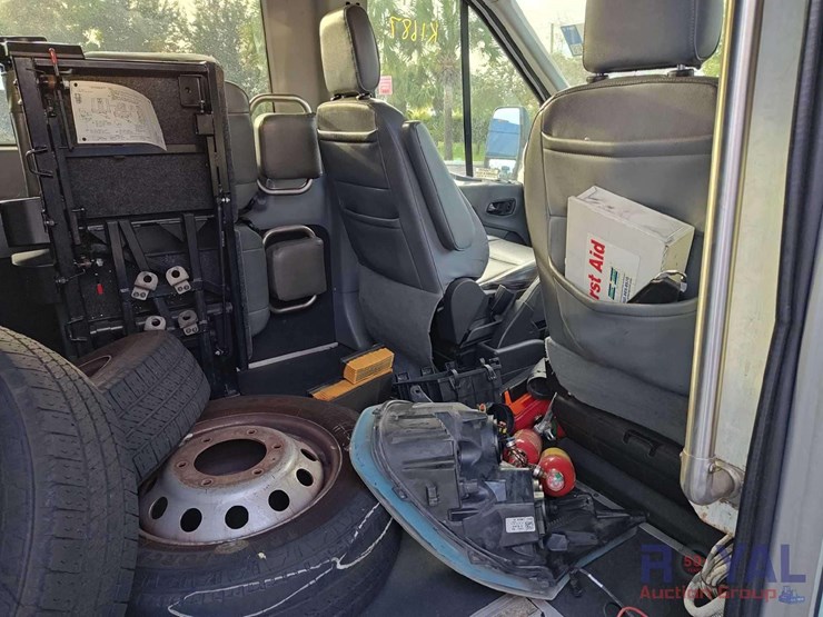 2017-ford-transit-image-23