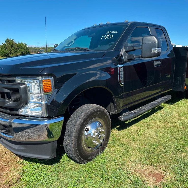 2022 FORD F350 XL