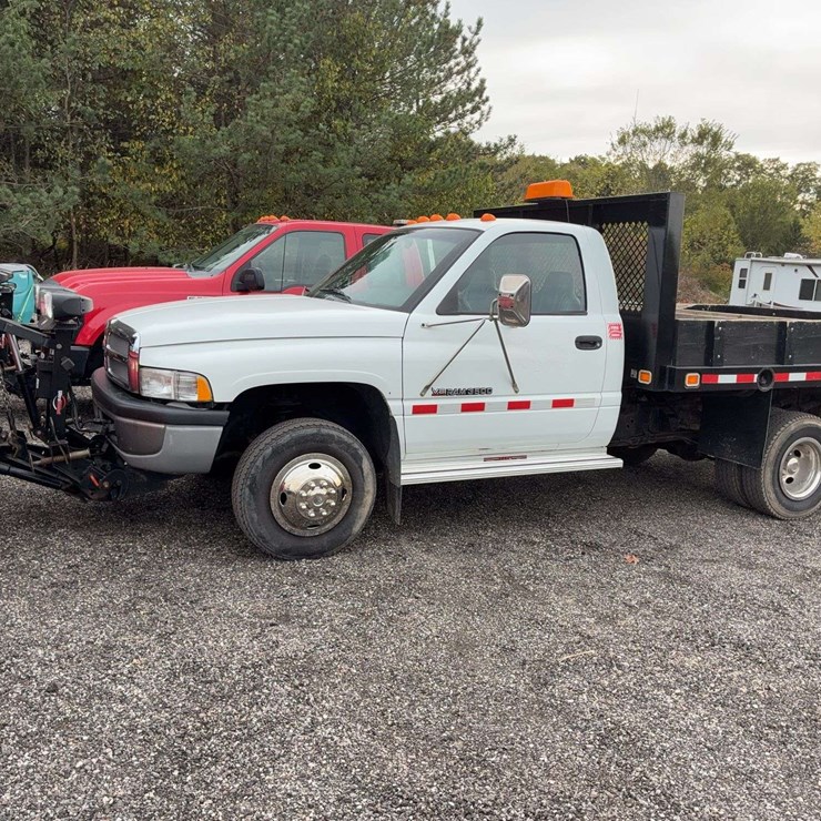 1997 DODGE Ram Chassis Cab flatbed