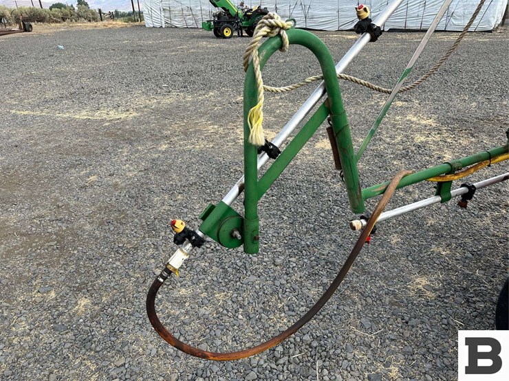 2006-rears-200-gallon-orchard-sprayer-with-spray-booms-image-20