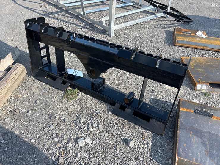 #18-•-skid-steer-pallet-fork-/-hay-spear-frame-image-2