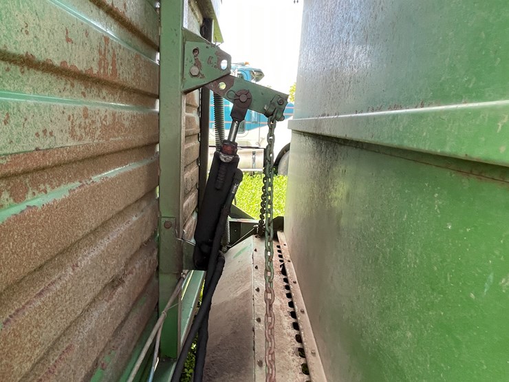 john-deere-200-image-22