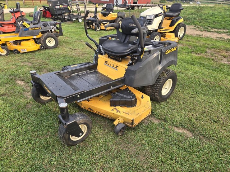 #2867-•-2017-cub-cadet-rztlx-zero-turn-mower-image-2