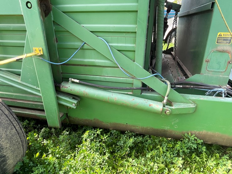john-deere-200-image-23