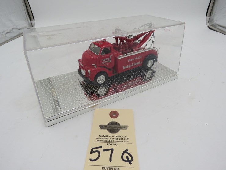 first-gear-collectible-1952-gmc-wrecker-in-case-image-2