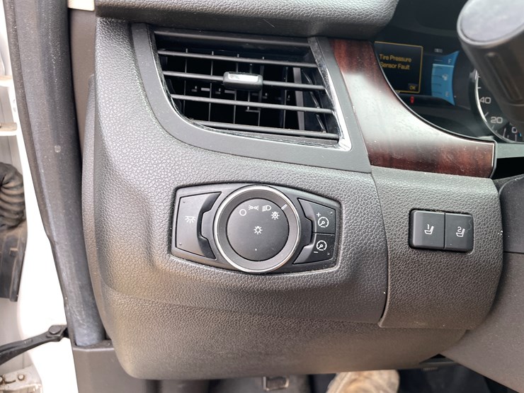 2011-ford-edge-image-71