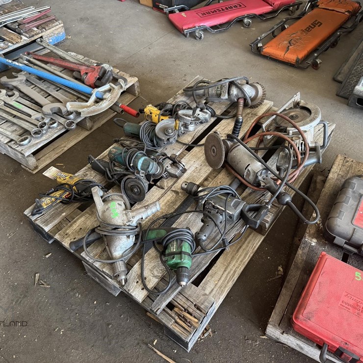 LOT OF POWER TOOLS-GRINDERS, DRILLS, WRENCHES & MO LOT OF POWER TOOLS-GRINDERS, DRILLS, WRENCHES & MO
