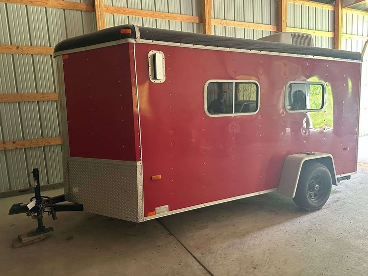2003-red-cargo-pro-trailer,-single-axle,-side-door,-u-nose,-windows,-roof-a-image-1