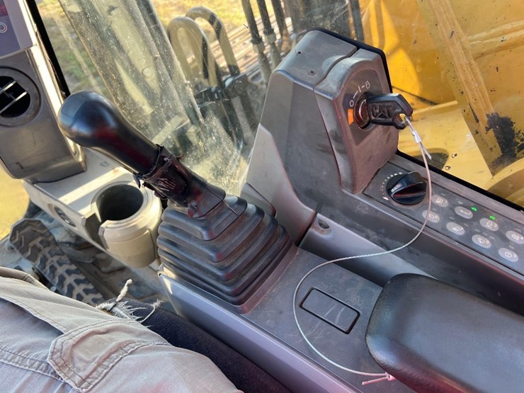 2017-caterpillar-330fl-image-38