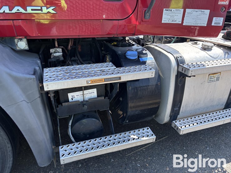 2015-mack-600-truck-tractor-image-11