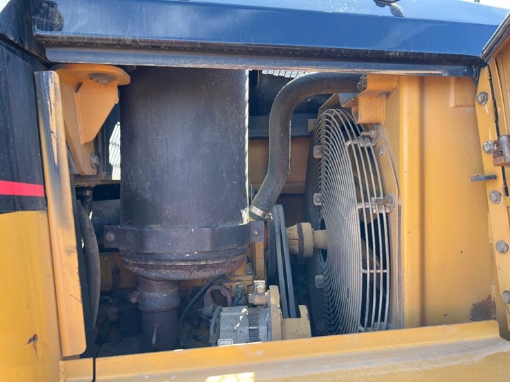 caterpillar-953c-image-25