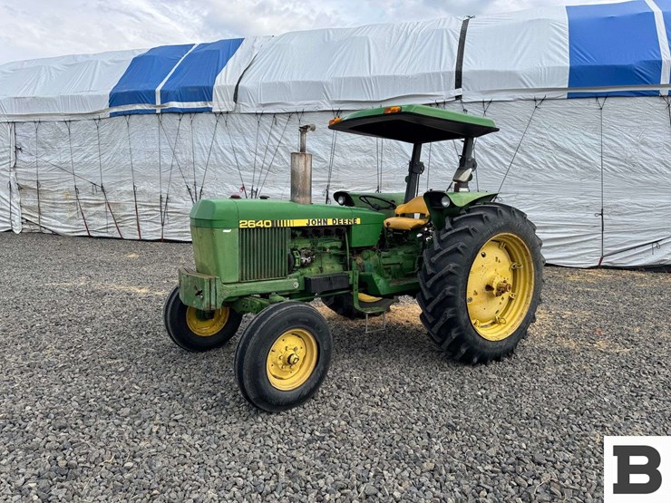 1976-john-deere-2640-image-2