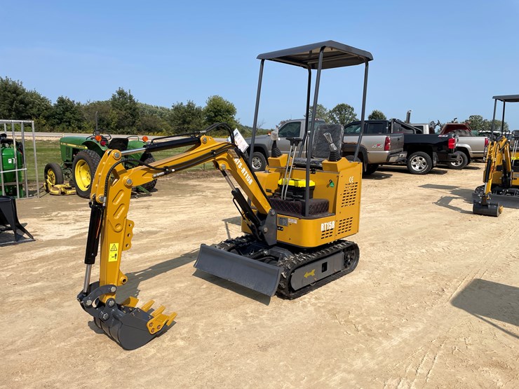 #210-•-new-rt15r-mini-excavator-image-1