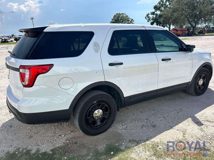 2017-ford-explorer-image-3