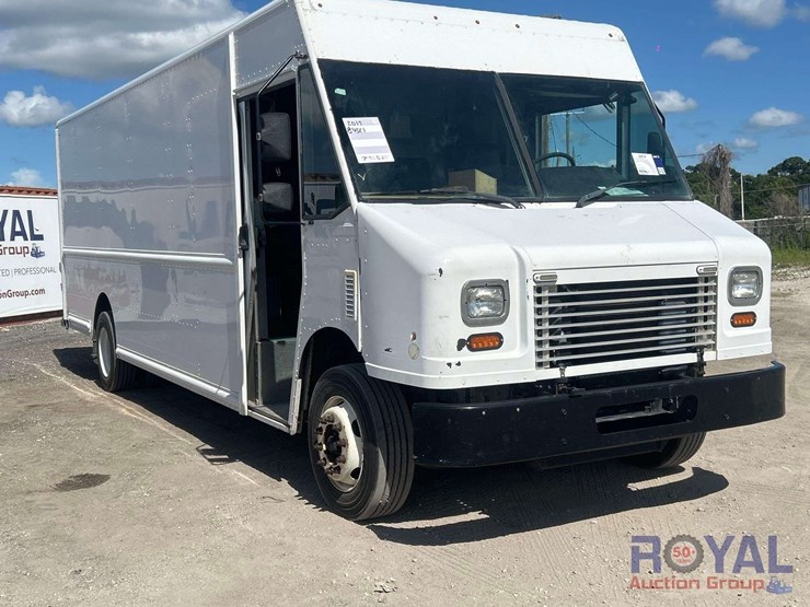 2017-freightliner-mt55-box-truck-image-2