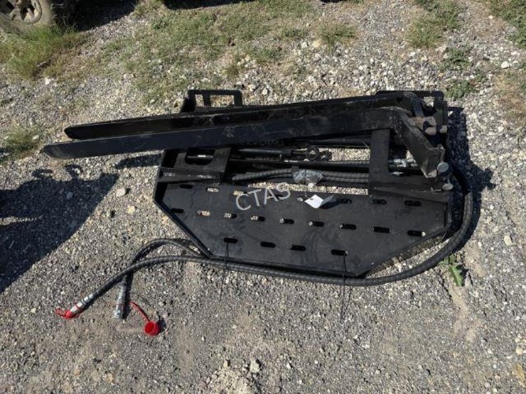#101-•-skid-steer-hydraulic-side-shift-forks-image-1