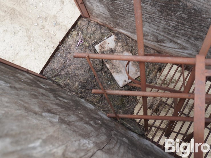 raised-calf-crates-image-12