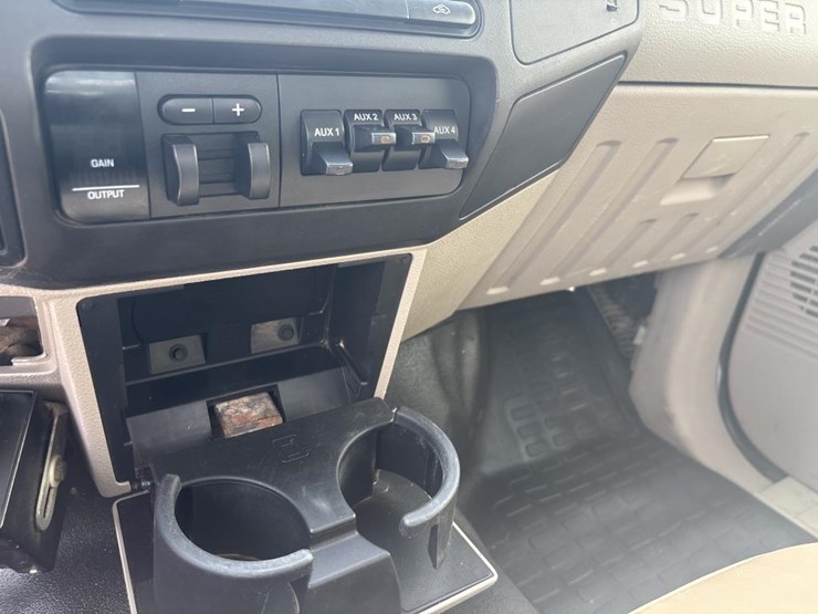 2008-ford-f550-image-38