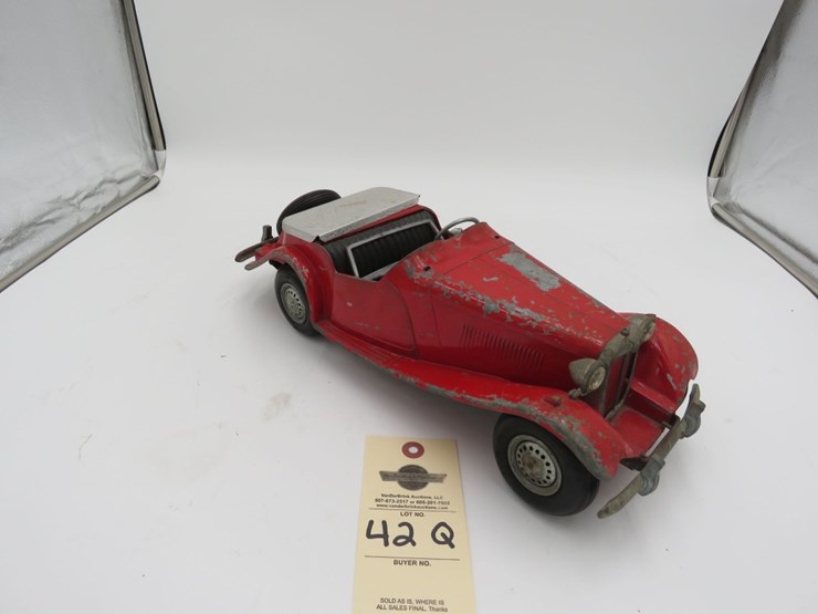 1950's-doepke-model-toys-mg-sports-car-toy-image-1