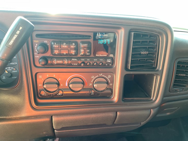 2002-chevrolet-silverado-2500hd-image-75