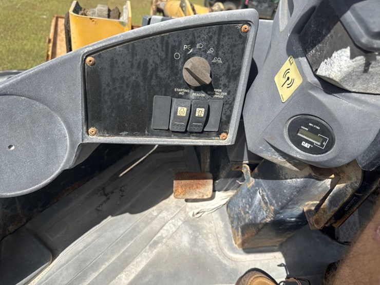 caterpillar-914g-image-23