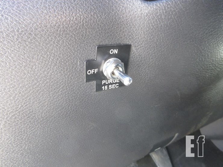 2011-dodge-3500hd-image-14