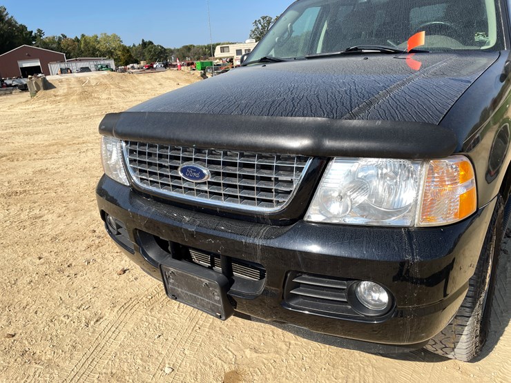 2004-ford-explorer-image-12