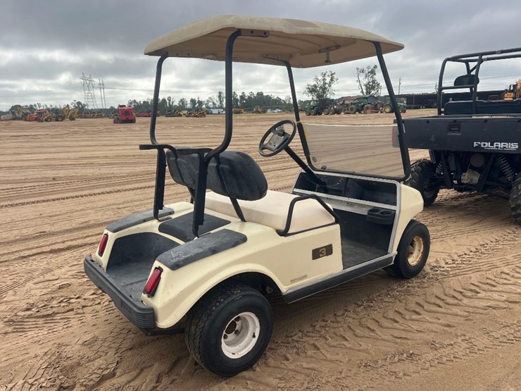 clubcar-gas-golf-cart-image-4