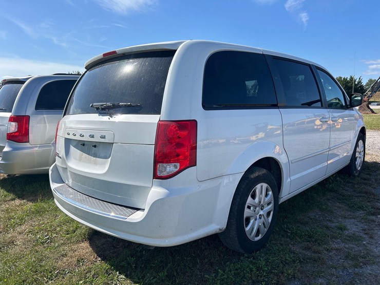 2015-dodge-grand-caravan-image-5