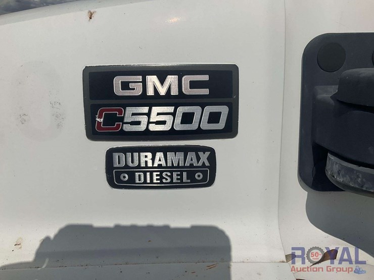 2009-gmc-c5500-landscape-dump-truck-image-11