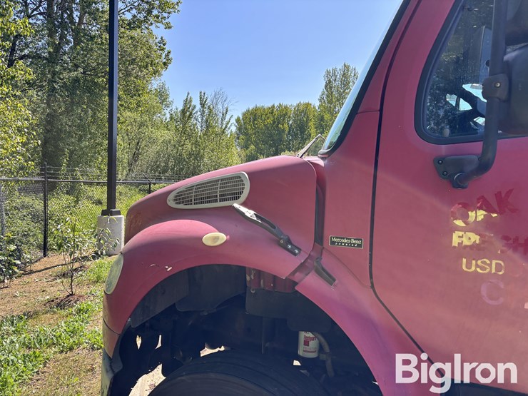 2006-freightliner-m2-truck-tractor-image-10
