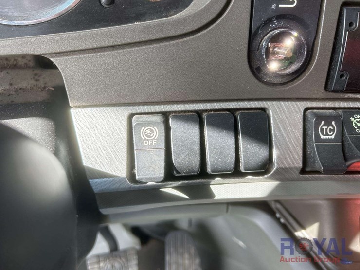 2018-kenworth-t680-image-30