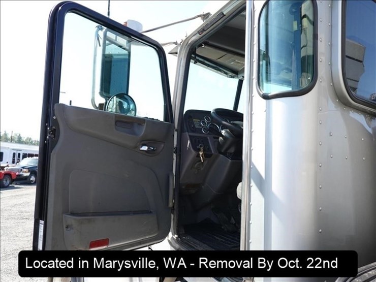 2015-peterbilt-367-image-22