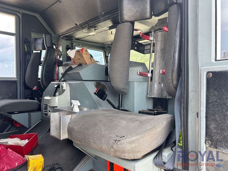 2003-pierce-tilt-cab-foam-pumper-fire-truck-image-15