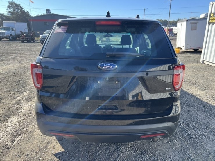2017-ford-explorer-image-5