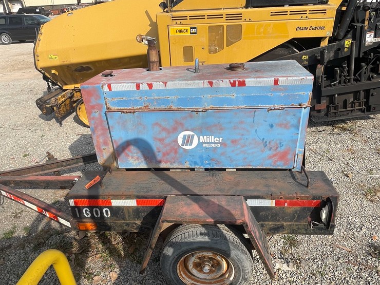 #8619-•-miller-big-40-welder-(aps)-image-9