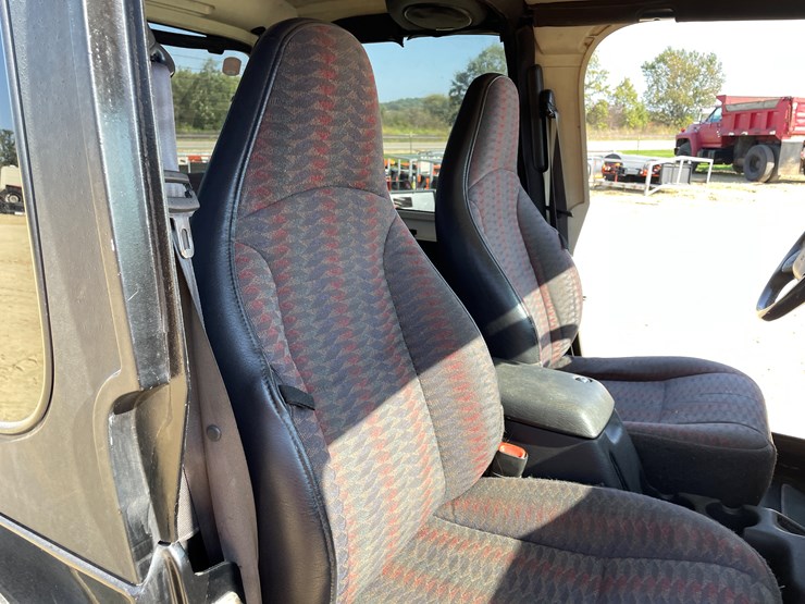 2000-jeep-wrangler-sport-image-59