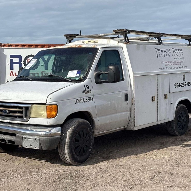 2005 FORD E250