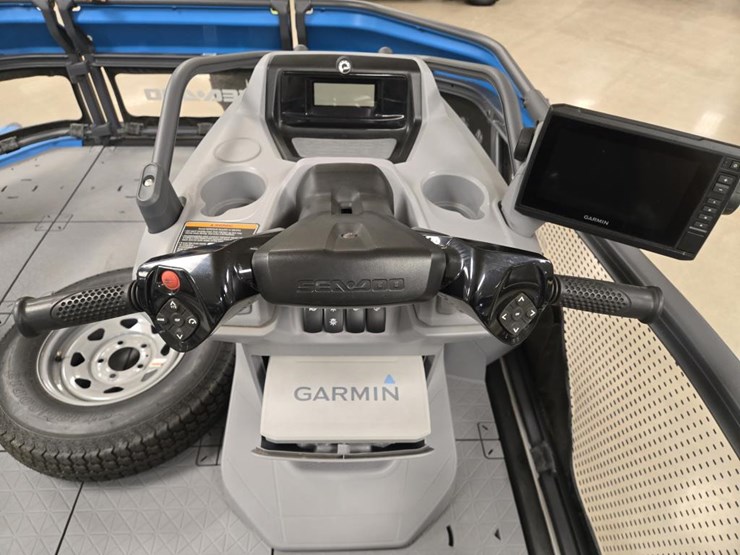 #1787-•-sea-doo-switch-boat-image-25