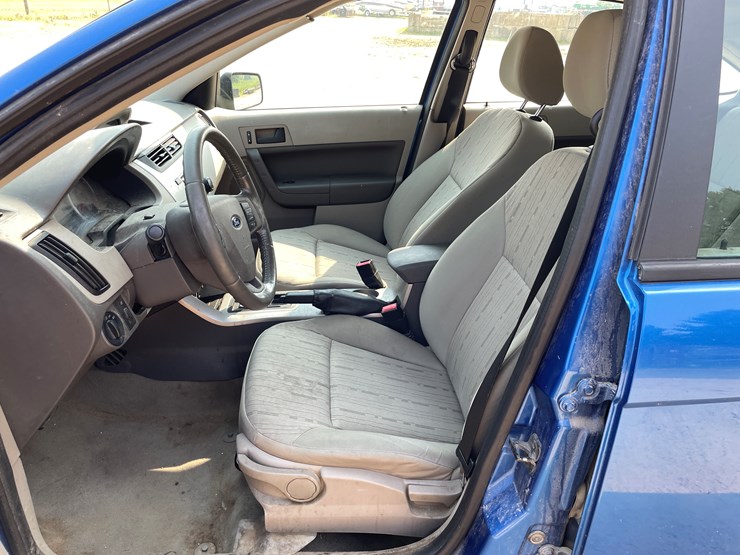 #115-•-2011-ford-focus-(has-wi-title)-image-38