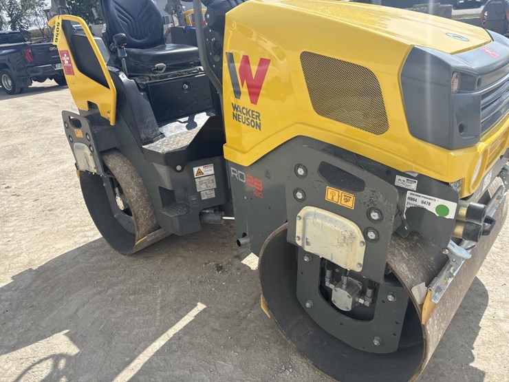#5056-•-2019-wacker-neuson-rd28-smooth-drum-roller-image-11