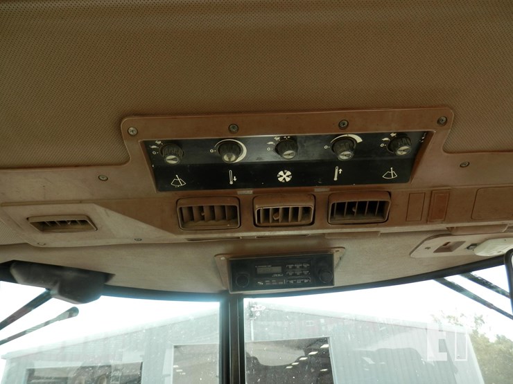 john-deere-3155-image-12