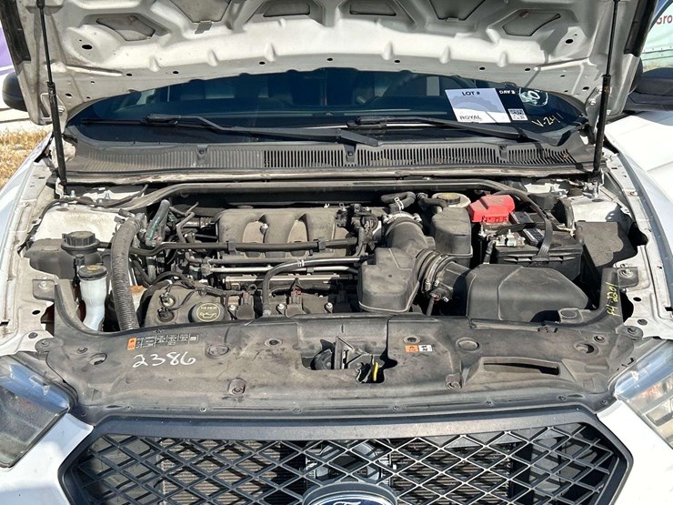 2014-ford-taurus-awd-sedan-image-7