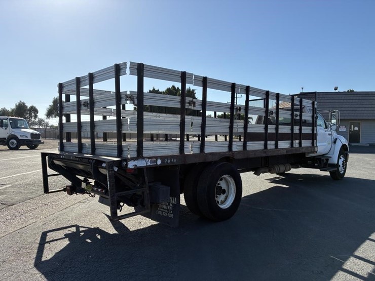 2010-ford-f650-image-3