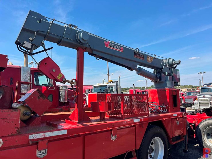 2018-international-durastar-4300-image-6